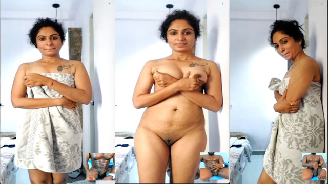 Beautiful Horny Young Bhabhi Showing on Video Calling